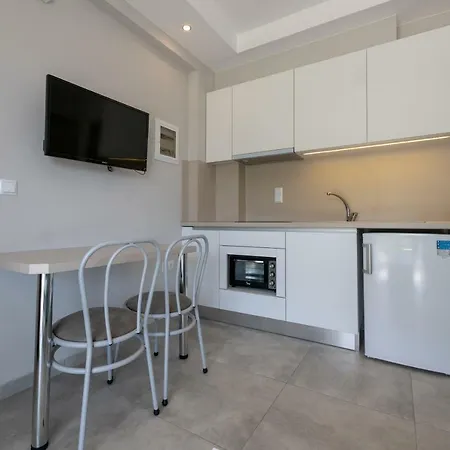 Lofos Apartments Néa Péramos Exterior foto