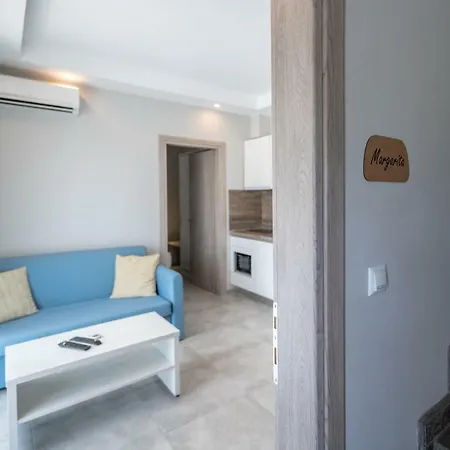 Lofos Apartments Néa Péramos Exterior foto